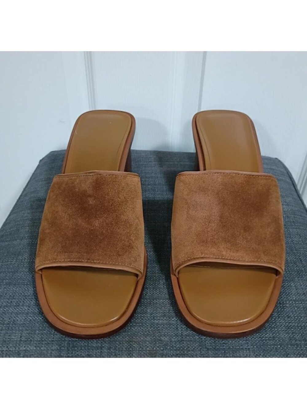 Vince Heeled Sandals Suede Mules Size 11 Tan Block Heel Slip-On Pre-Owned - Picture 2 of 9